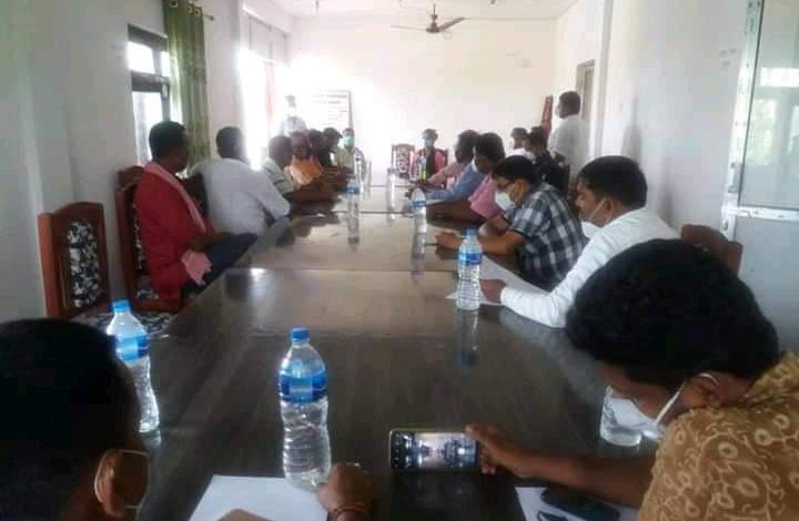 Photo of पोखरिया अस्पताल मा अाईसुलेसन स्थापना गर्न सर्बदलिय बैठक सम्पन