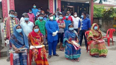 Photo of युवा नेता राजुदिन बाबुले गरे सरसफाईकर्मीहरुलाई लत्ता कपडा सहयोग ।