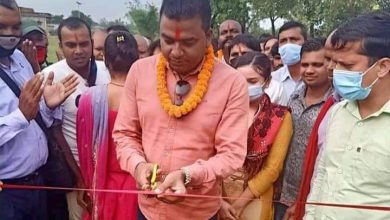 Photo of छिपहरमाई गापामा सानो टिहुकी सेढामा अाज बर्थिंग से्टरको उदघाटन गर्दै ,अध्यक्ष गुप्ता