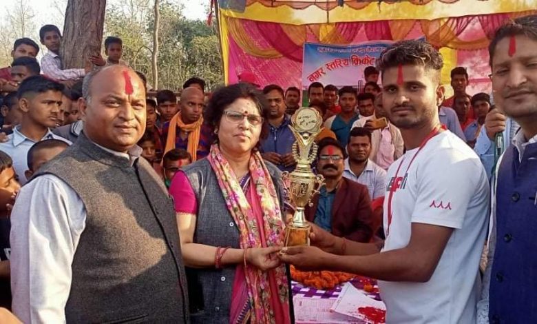 Photo of नगर स्तरिय क्रिकेट प्रतियोगितामा पिपरा बिजयी । प्रदेश सरकार खेल प्रती संबेदनसिल छ- मन्त्री डिम्पल झा