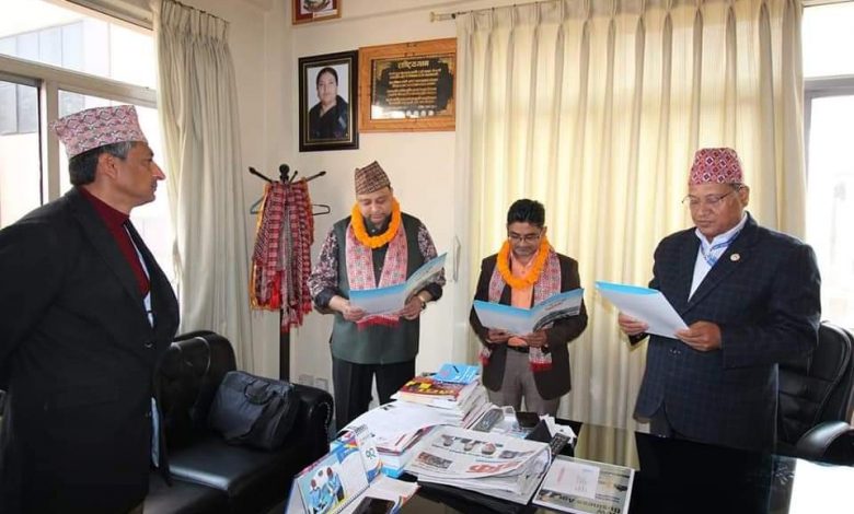 Photo of प्रेस काउन्सिलका सदस्यद्वय शेख र बेलबासेलाई स्वागत तथा सपथ ।