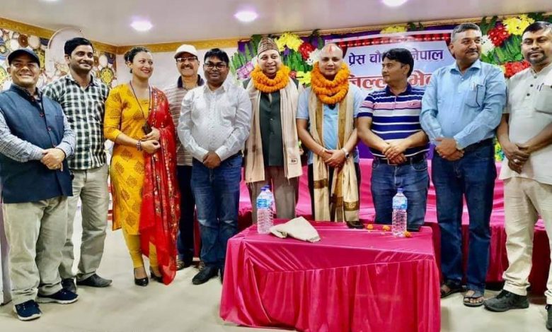 Photo of प्रेस चौतारीबाट नेपाल पत्रकार महासघ पर्साको आसन्न निर्वाचनमा अध्यक्ष पदको उमेदवारि अनुप तिवारीको नाम घोषणा ।