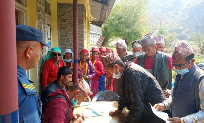 Photo of निशुल्क अायुर्वेद स्वास्थ्य शिविर खप्तड छान्नामा सञ्चालन , उत्तम कुमार थापा बझाङ