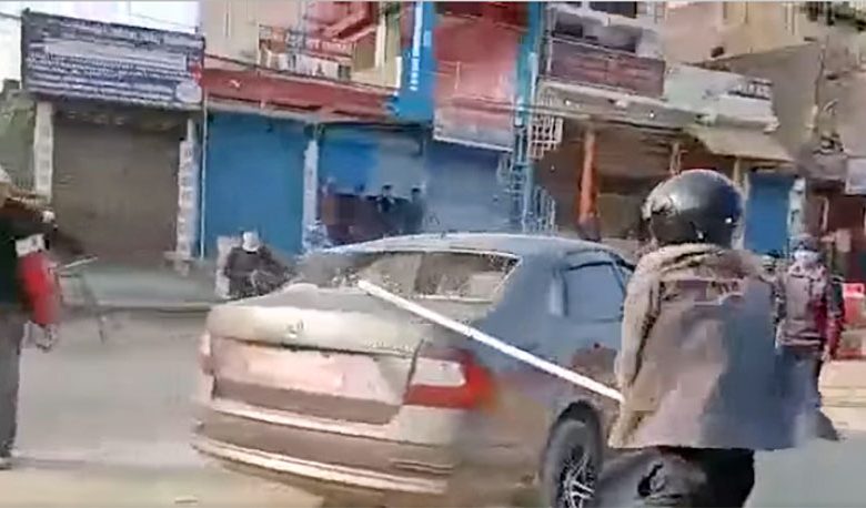 Photo of सिराहामा सिके राउतका कार्यकर्ताद्वारा गाडीहरु तोडफोड