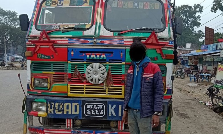 Photo of भन्सार छलीका सामान सहित वीरगंजबाट १  जना पक्राउ