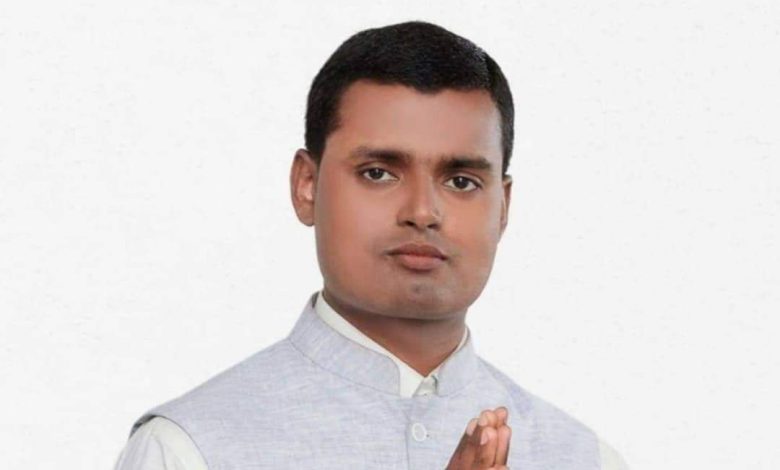 Photo of पर्सा निर्वाचन क्षेत्र नं ३ को (क) बाट प्रदेश सभा सदस्यमा शिव साह तेलीको नाम सिफारिस