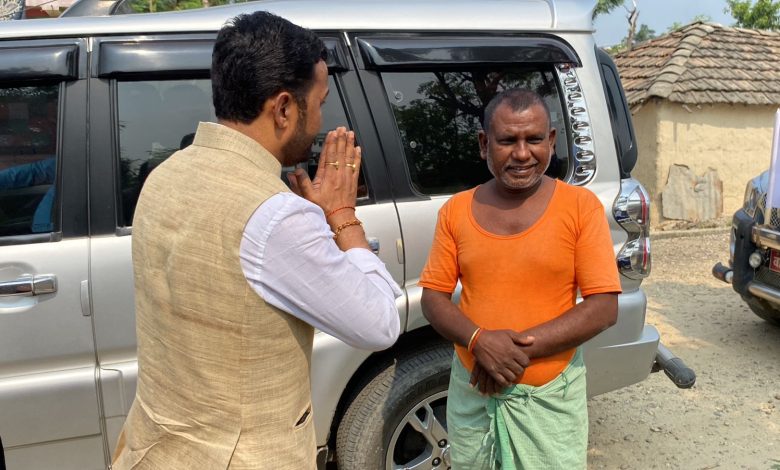 Photo of प्रदीप र विचारीले दिएर रोड शो कार्यक्रमलाई निरन्तरता तेस्रो दिनपनि उत्साहजनक सहभागिताका साथ प्रदीप र विचारीको रोड शो सम्पन्न