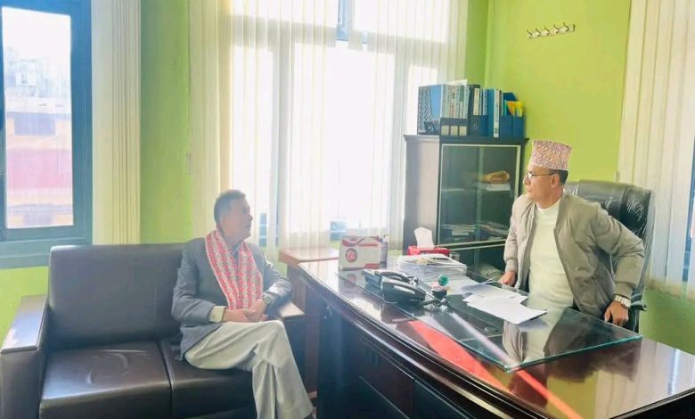 Photo of मलको समस्या लिएर काठमाण्डौ पुगे सांसद चौरसिया : पर्साको लागि तत्काल कोटा थप्न माग