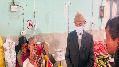 Photo of ४७ औ राष्ट्रिय एकता तथा मेलमिलाप दिवस को अवशरमा कॉंग्रेस निर्बाचन क्षेत्र नं.२ नेपाली पर्सा द्वारा नारायणी अस्पतालमा फलफुल बितरण