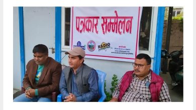 Photo of २० औं वार्षिक उत्सवमा रेडियो वीरगन्जले शनिबार वृहत्त रक्तदान कार्यक्रम गर्दै