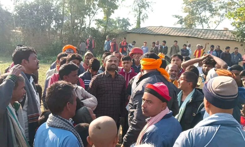 Photo of बिदाको दिन पनि गाउँपालिका अध्यक्ष जनताको सेवामा