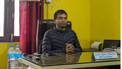 Photo of पोखरीया नगरपालिकाका अधिकृत श्रीवास्तव द्वारा भ्रष्टाचार गरेको प्रमाण देखाउन पत्रकारलाई चुनौती