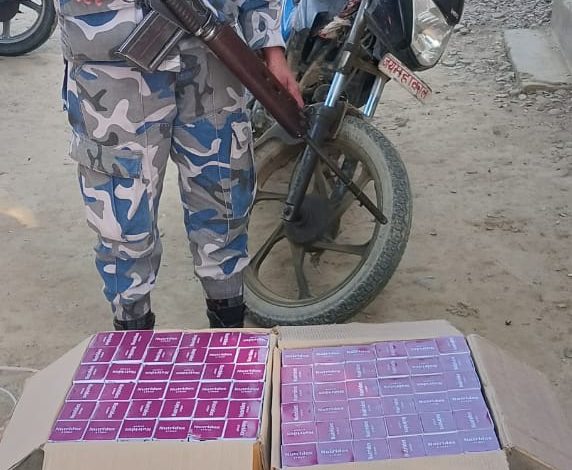 Photo of सशास्त्र प्रहरी पर्साले भन्सार छलीको औषधी बारमद गरे