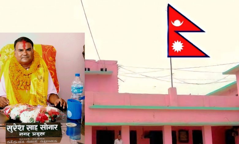 Photo of जलेश्वर नगरपालिकामा आज र भोलि बालबालिकालाईभिटामिन ‘ए’ र जुकाको औषधि खुवाउदै