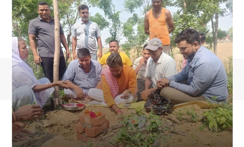 Photo of नेपाल रेडक्रस सोसाइटी महुवन उपशाखाको २५ लाखको भबनको शिलान्यास