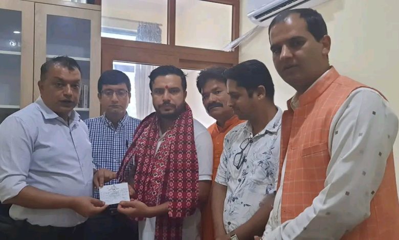 Photo of प्रेस चौतारीका नेता बास्तोला कांग्रेसमा प्रवेश