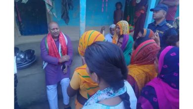 Photo of मधेसको मुसहर बस्तीमा पुगेर मुख्यमन्त्री सिंहले भने: बच्चाहरुलाई स्कुल पठाउनुस्