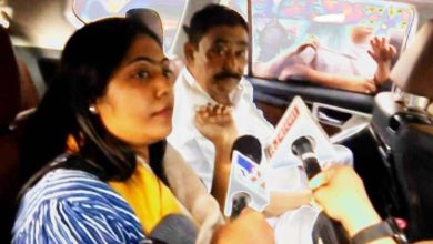 Photo of Anuvrata congratulated Mamata Banerjee on Durga Puja in front of the media