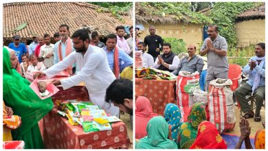 Photo of छठ पर्वको अवसरमा समाजसेवी राजेश बरनवाल द्वारा बिन्दवासिनी गापामा निशुल्क साडी वितरण ।