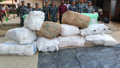 Photo of भारतबाट भन्सार छली ल्याइएको लत्ताकपडा बरामद, करिब १५ लाख बराबरको मालसामान नियन्त्रणमा