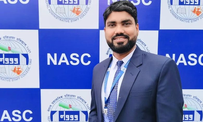 Photo of कठिन परिश्रमको प्रतिफल: लेखापालदेखि प्रमुख प्रशासकीय अधिकृतसम्मको रोशन गुप्ताको प्रेरणादायी यात्रा