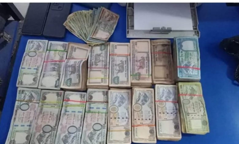 Photo of डीएसपी कार्कीको नेतृत्वमा हुण्डीविरुद्ध कारबाही, १० लाख बढी नगदसहित तीन जना पक्राउ