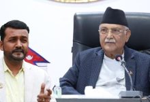 Photo of ‘सच्चा मधेशवादी’ (एमाले) भन्ने यादव, अध्यक्ष केपी शर्मा ओलीलाई ‘एक नम्बरको मधेशविरोधी’ आरोप लगाउँदै जसपा छोडेर एमालेबाट उम्मेदवार बने