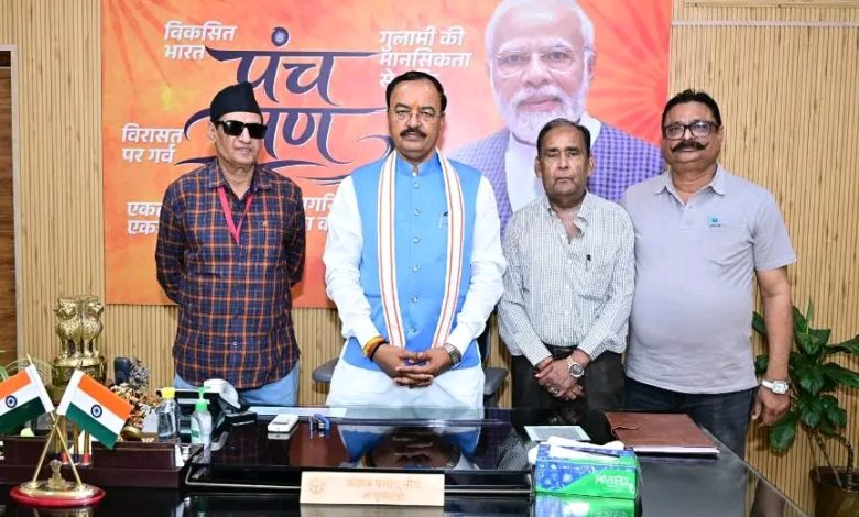 Photo of लखनऊमा उपमुख्यमन्त्री केशव प्रसाद मौर्यसँग एनयूजे (उत्तर प्रदेश) प्रतिनिधिमण्डलको भेट, पत्रकारिता र कार्यक्रम योजनामा छलफल