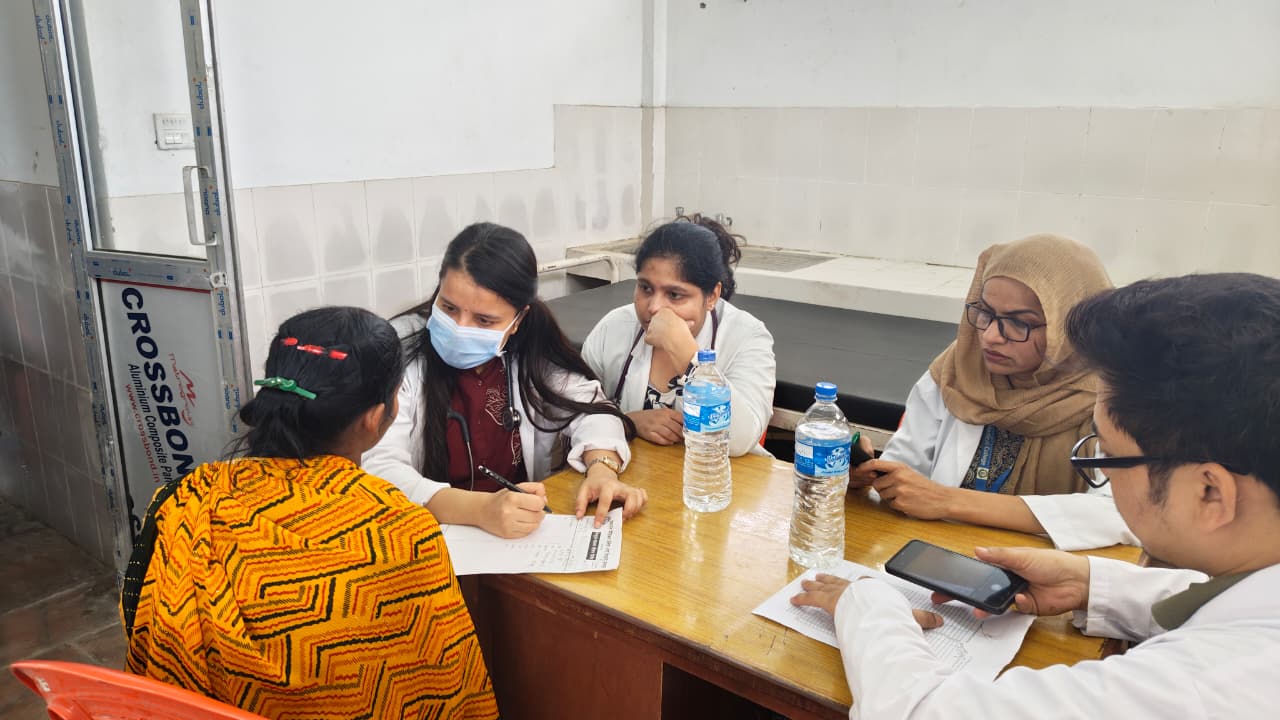 Photo of नेशनल मेडिकल कलेजद्वारा आदर्श कोतवाल गाउँपालिकामा “निःशुल्क बृहत स्वास्थ्य शिविर” सम्पन्न, १०८२ बिरामी लाभान्वित तथा स्वास्थ्य सम्झौता हस्ताक्षर