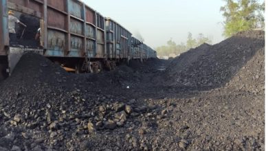 Photo of माफियाको चंगुलमा ड्राइपोर्ट भन्सार: कोइला व्यापारका कारण जनजीवन संकटमा, के पैसा नै सबैथोक हो?