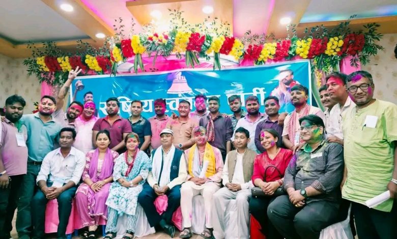 Photo of रास्वपा पर्सामा हरि पन्त नेतृत्वको प्यानल विजयी, तीन सांसदको गठबन्धन पराजित