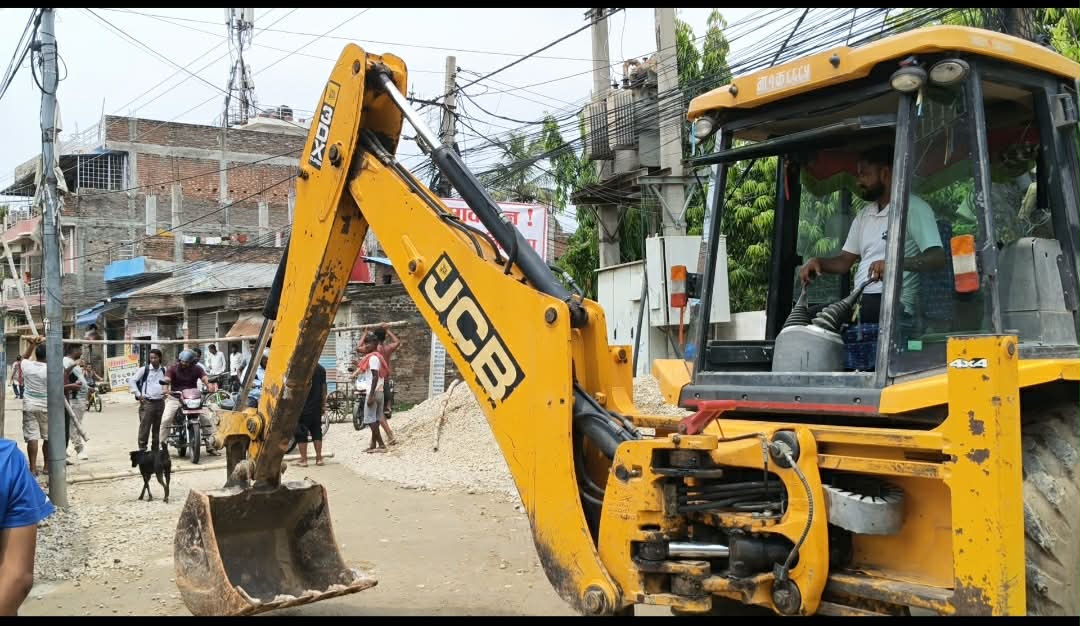 Photo of नाला निर्माण नगरि सडक ढलान गर्दा रानीघाटवासी विरोधमा
