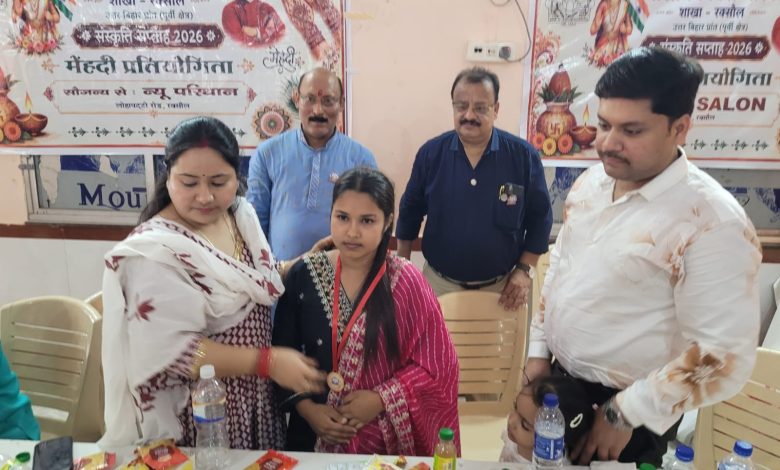 Photo of भारत विकास परिषद्को मेहेन्दी प्रतियोगितामा छात्रा तथा महिलाहरूको सिर्जनात्मक प्रतिभा प्रदर्शन
