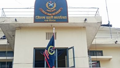 Photo of देशकै इमानदार प्रहरी पर्साका उपरीक्षक भट्टराईको आँखामा धुलो छर्केर साना दर्जाका प्रहरीमाथि चलखेलको आरोप